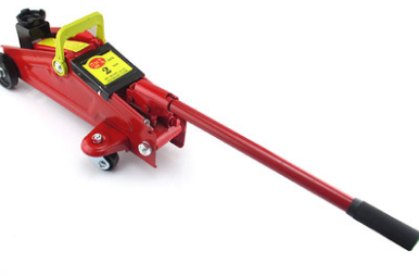 在頂升大噸位車輛方面，臥式千斤頂更省力